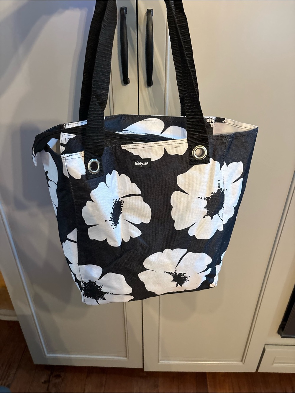 Thirty One Tall Organizing Tote Bag Pockets Zip Top Black White Poppy Flowers